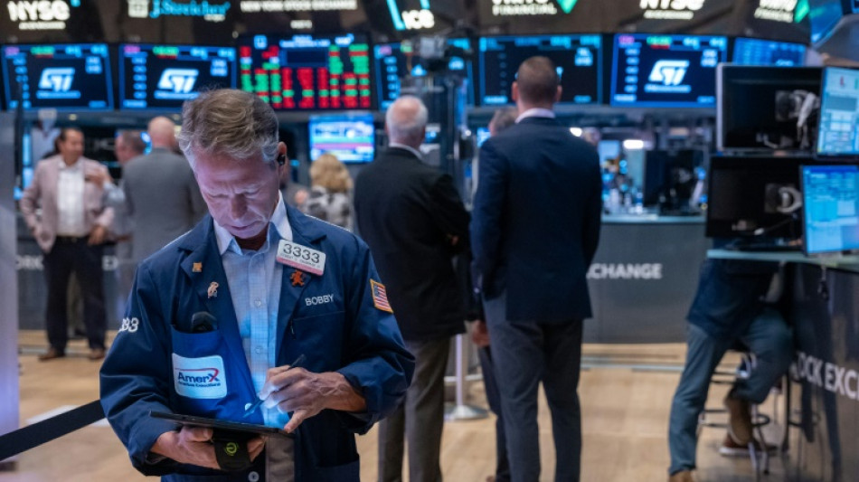 La Bourse de New York ouvre en baisse, inflation et conjoncture continuent d'inqui&eacute;ter