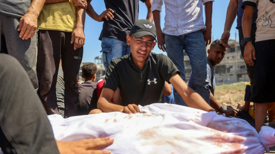 La D&eacute;fense civile de Gaza annonce la mort de dix proches du chef du Hamas dans une frappe
