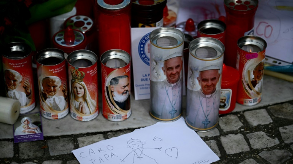 Le pape victime d'une "crise" respiratoire, pronostic toujours  "r&eacute;serv&eacute;"