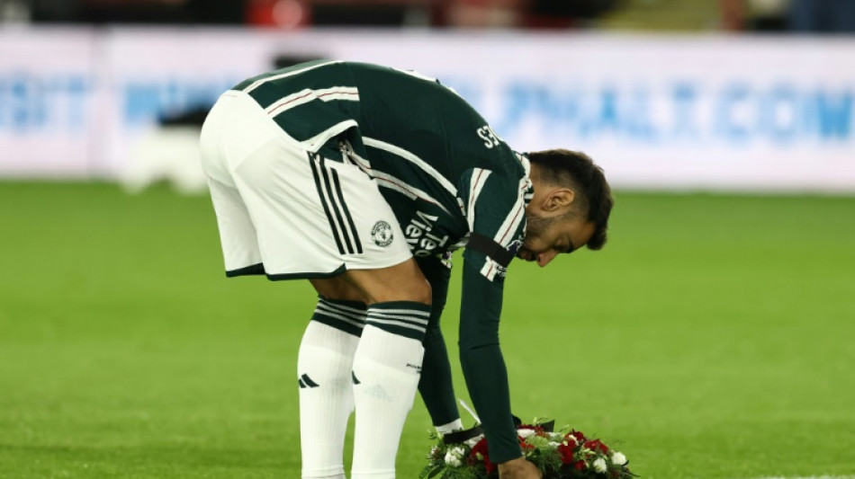 Man Utd win on emotional night following death of Charlton