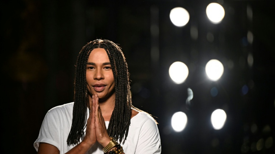 Balmain anuncia saída de seu diretor artístico Olivier Rousteing 