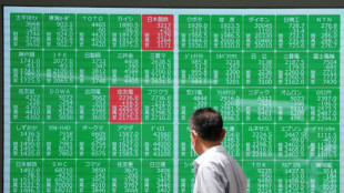 Bolsa de T&oacute;quio fecha em alta de 10,2% um dia ap&oacute;s queda hist&oacute;rica