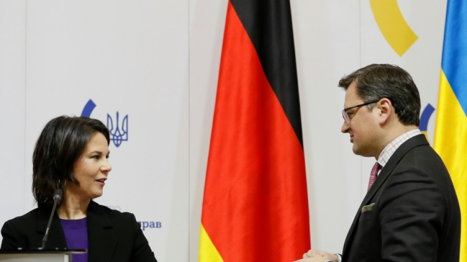 Baerbock dr&auml;ngt Putin zu R&uuml;ckkehr an den Verhandlungstisch