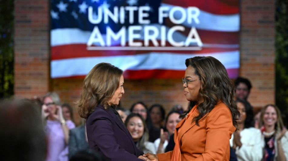 Kamala Harris invit&eacute;e vedette d'Oprah Winfrey