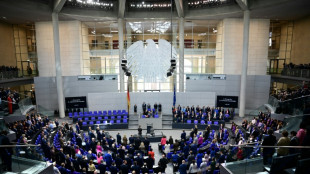 Opposition zum "Wachstumsbooster": Vorwürfe des Wortbruchs und der Zögerlichkeit