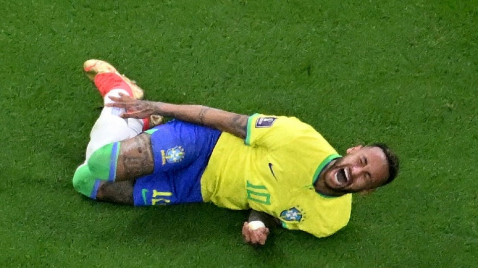 Neymar vuelve a poner en vilo a Brasil, pero hay vida m&aacute;s all&aacute; del '10'