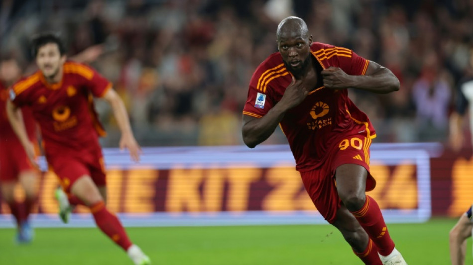 Last-gasp Lukaku fires Roma to comeback win over Lecce