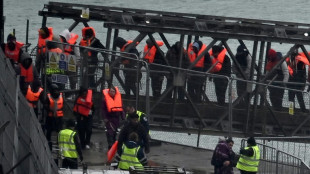 Londres annonce avoir arrêté les premiers migrants sous le coup du traité franco-britannique