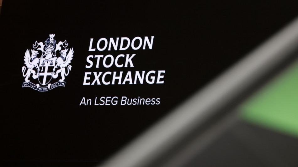 Borsa: Europa debole in chiusura, Parigi -0,32%, Londra -0,18%