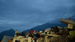 "Me voy con &eacute;l": el temor a perder los restos de fallecidos tras sismos en Venezuela