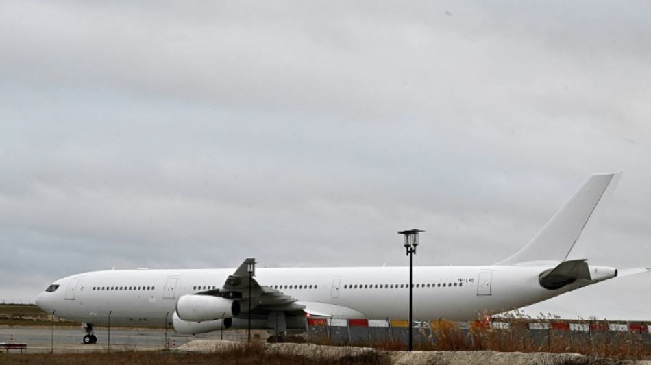 Avi&oacute;n que iba a Nicaragua con 303 pasajeros bloqueado en Francia parti&oacute; rumbo a India