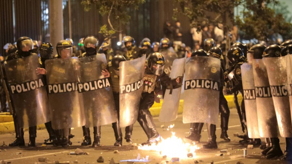 Präsident: Mindestens 75 Verletzte bei Protesten in Peru