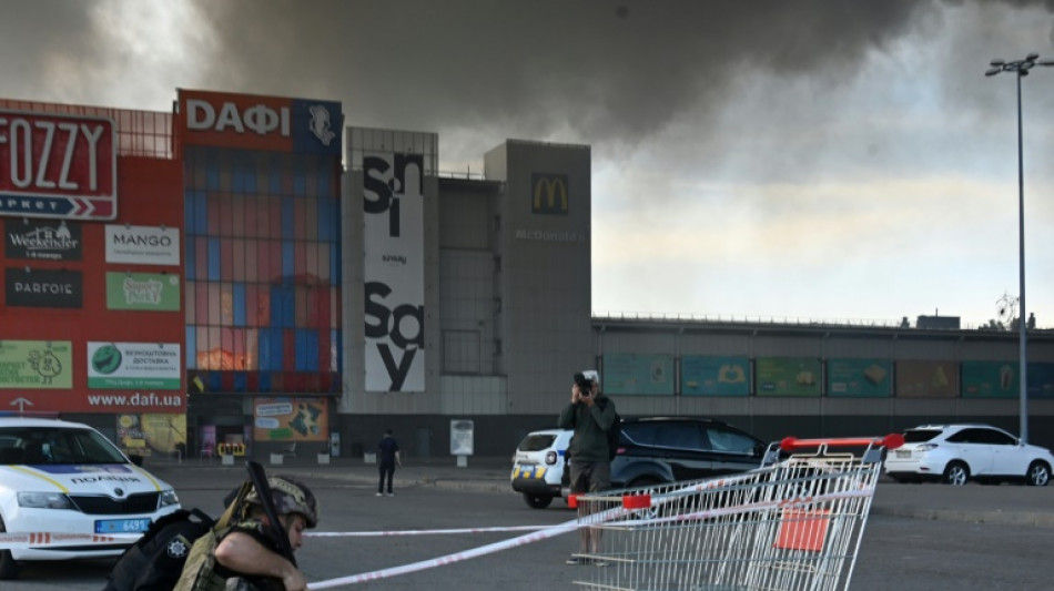 Bombardeio russo a hipermercado na Ucr&acirc;nia deixa ao menos seis mortos