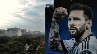 Jogos do futebol argentino ter&atilde;o aplausos em homenagem a Messi aos 10 minutos