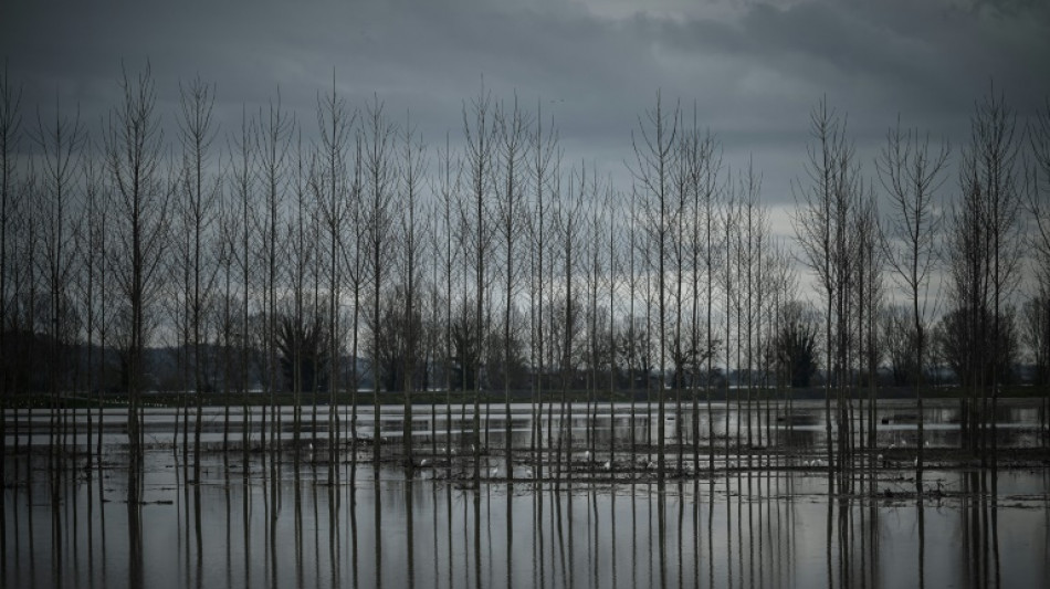 Pluie-inondations : six d&eacute;partements en vigilance orange