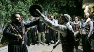 Despu&eacute;s de la guerra, sirios en Jordania encuentran alegr&iacute;a y empleo en la danza