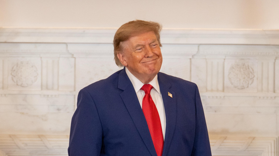 Trump, 'Iran pesantemente sconfitto, presto Hormuz territorio americano'