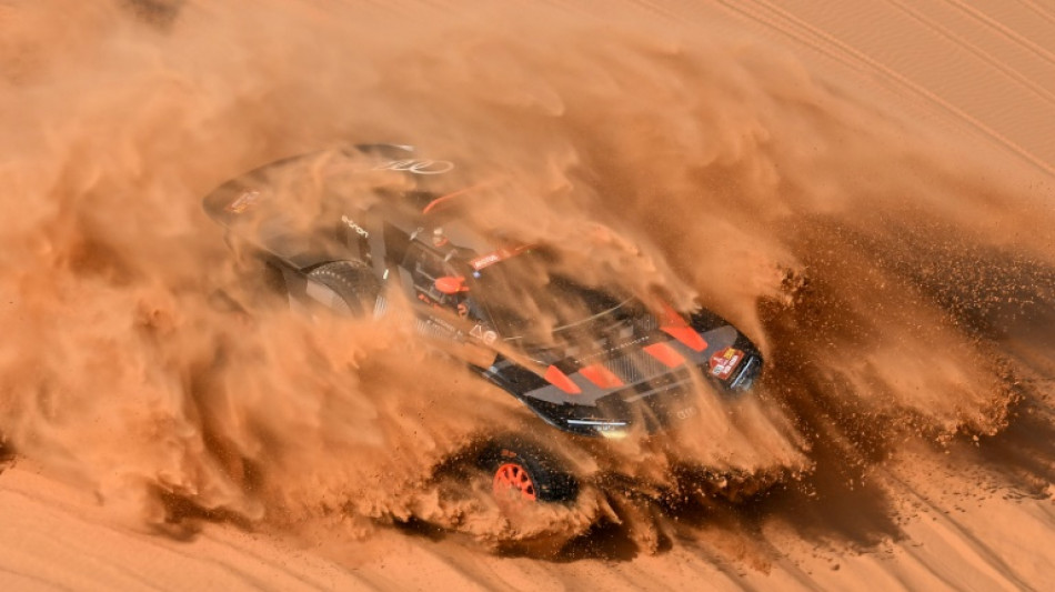 El sueco Ekstr&ouml;m gana la etapa del Dakar en coches y Sainz es m&aacute;s l&iacute;der