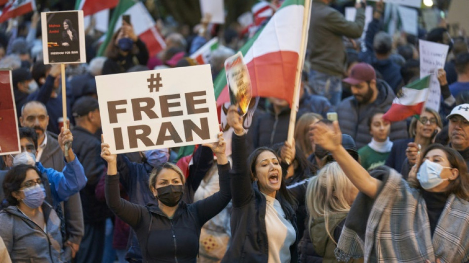 Presidente iran&iacute; pide a la polic&iacute;a actuar con "firmeza" ante manifestantes