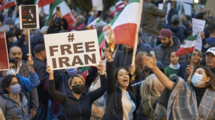 Presidente iran&iacute; pide a la polic&iacute;a actuar con "firmeza" ante manifestantes