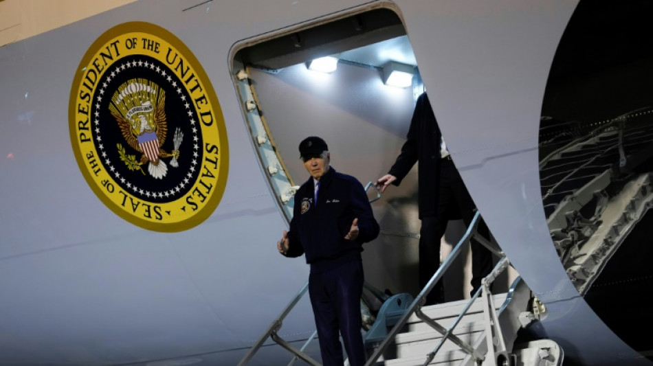 Face aux pressions croissantes, Biden r&eacute;siste, pour l'instant