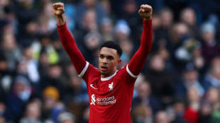 Liverpool hold Man City as Arsenal go top