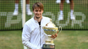 Tennis: Bublik s'offre son premier titre ATP 500 en battant Rublev &agrave; Halle