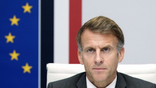 Macron en premi&egrave;re ligne avec les lyc&eacute;ens et les forces de l'ordre