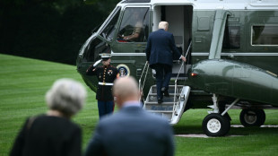 EEUU entra en una parálisis presupuestaria e interrumpe servicios de agencias federales