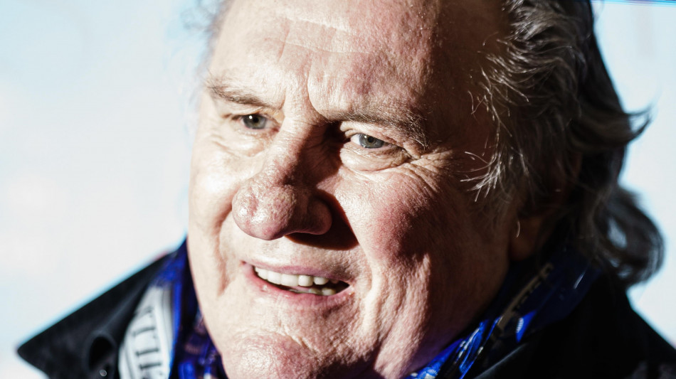Depardieu arrivato in tribunale, 'tutte accuse false'