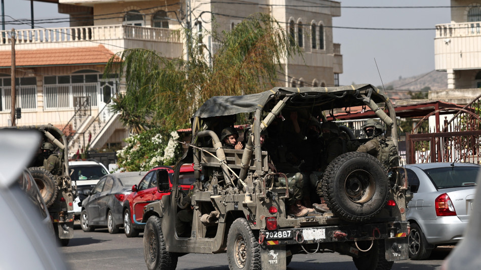 Media, 'decine di palestinesi arrestati in blitz dell'Idf in Cisgiordania'