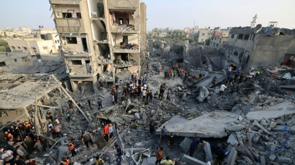 Intenses frappes isra&eacute;liennes sur Gaza, pr&egrave;s de 10.000 morts au total selon le Hamas