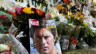 Alain Delon: un hommage rendu à Douchy, un an après la mort de l'acteur