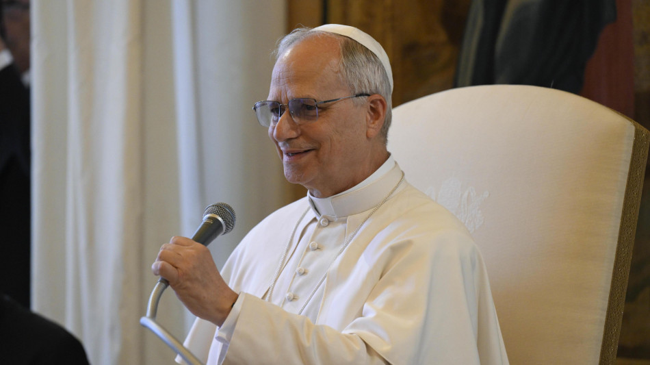 Il Papa alla Cei, la dignit&agrave; umana rischia essere dimenticata