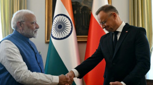 En route pour Kiev, M. Modi pr&ocirc;ne "le dialogue et la diplomatie"