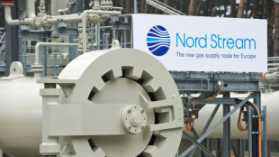 Scholz schaut sich an Siemens-Standort f&uuml;r Nord Stream 1 gewartete Turbine an
