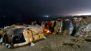Pol&iacute;cia espanhola transfere cerca de 1.700 migrantes para o porto de Ceuta 