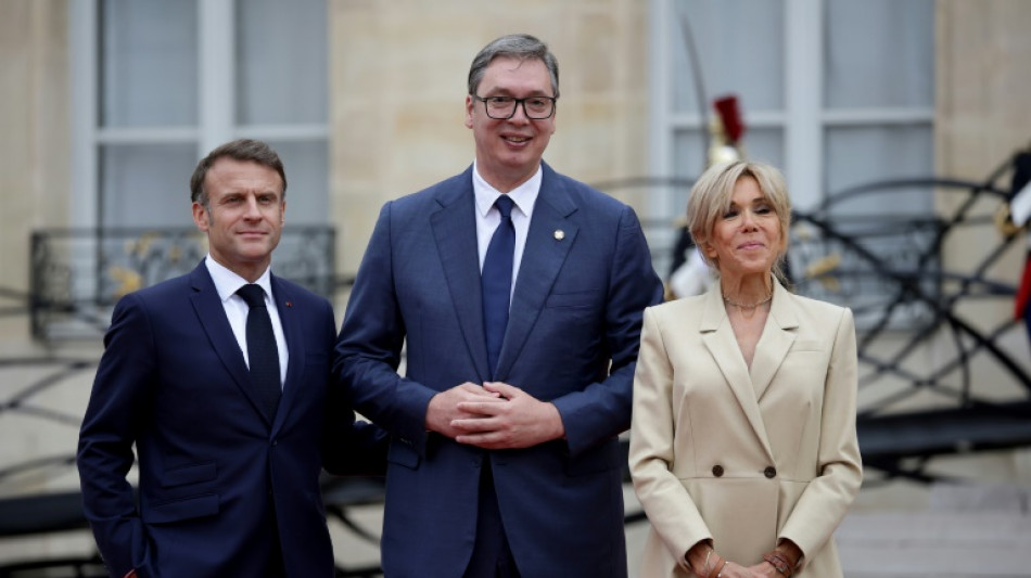 Macron se rend en Serbie, vente de Rafale et "arrimage &agrave; l'UE" au menu