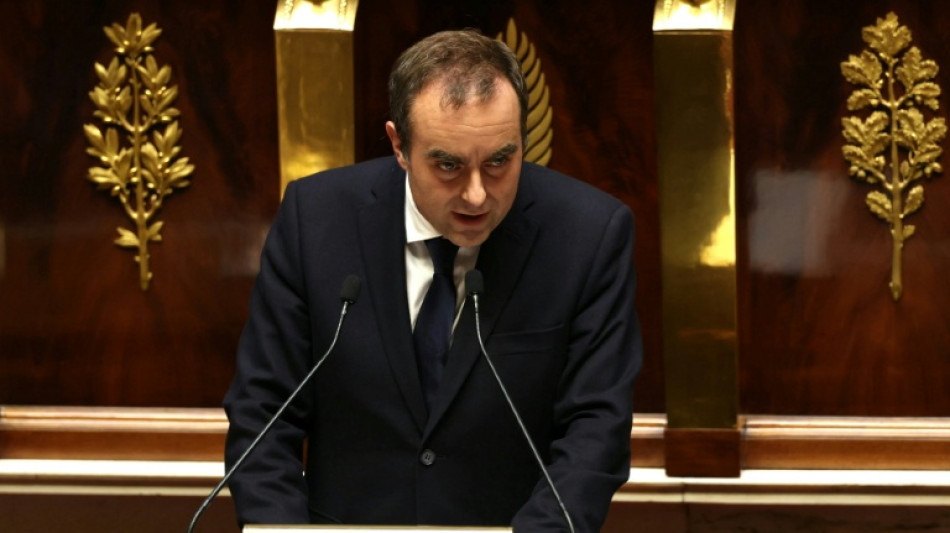 El primer ministro de Francia propone suspender la reforma de las pensiones para superar la crisis política