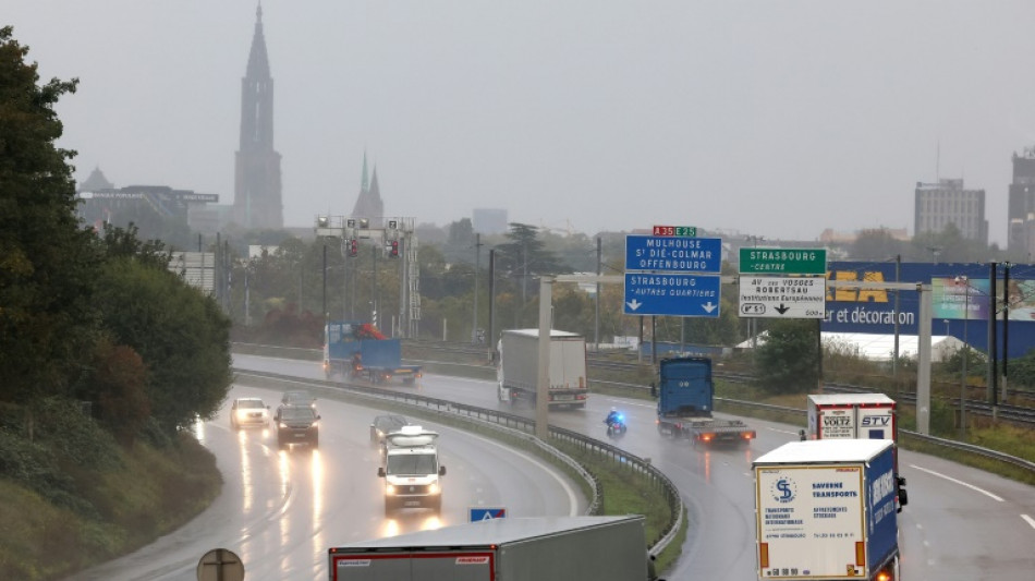 Alsace: op&eacute;ration escargot des routiers contre un projet de taxe poids lourds