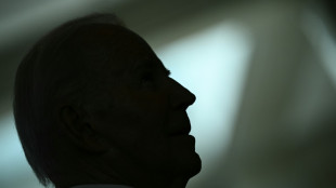 Des tirs contre Trump au retrait choc de Biden, semaine stup&eacute;fiante aux Etats-Unis