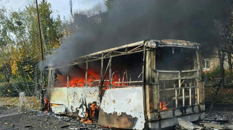 Bombardeio russo contra &ocirc;nibus mata pelo menos 30 pessoas no leste da Ucr&acirc;nia