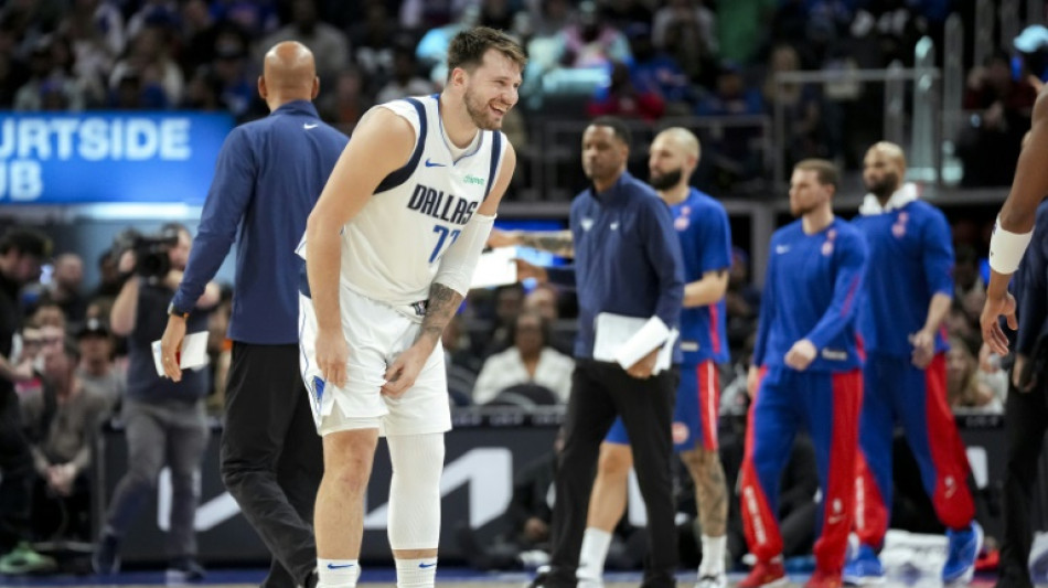 Doncic anota un triple-doble r&eacute;cord en la NBA en triunfo de Dallas