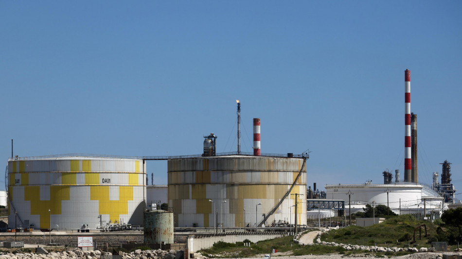Il petrolio in frenata a New York, a -6,35% con riavvio negoziati Usa-Iran