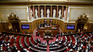 S&eacute;nat: l'h&eacute;micycle prend forme, avec une &eacute;rosion &agrave; droite et une pouss&eacute;e &agrave; gauche