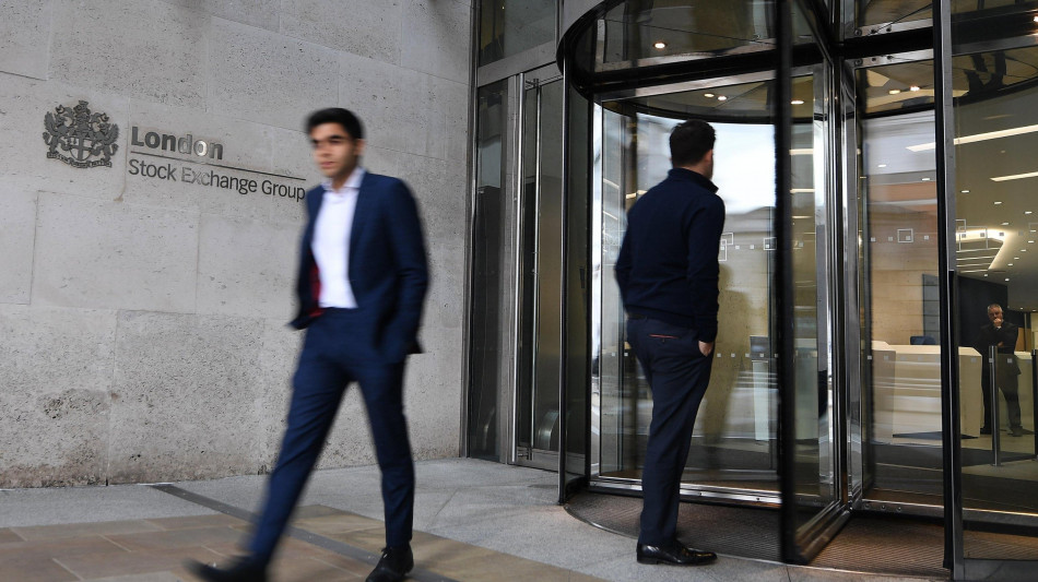 Borsa: l'Europa riduce il rialzo, poco mossa Milano