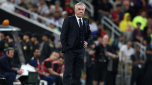 Ancelotti diz que Mbappé 'tem a oportunidade' de igualar CR7 no Real Madrid