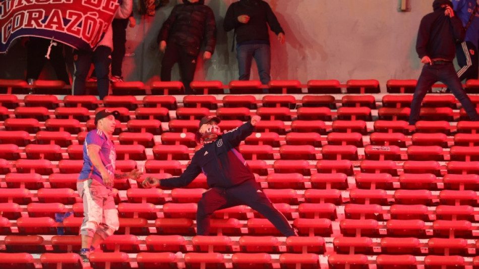 Argentina evalúa responsabilidades tras violenta batalla campal en estadio de fútbol