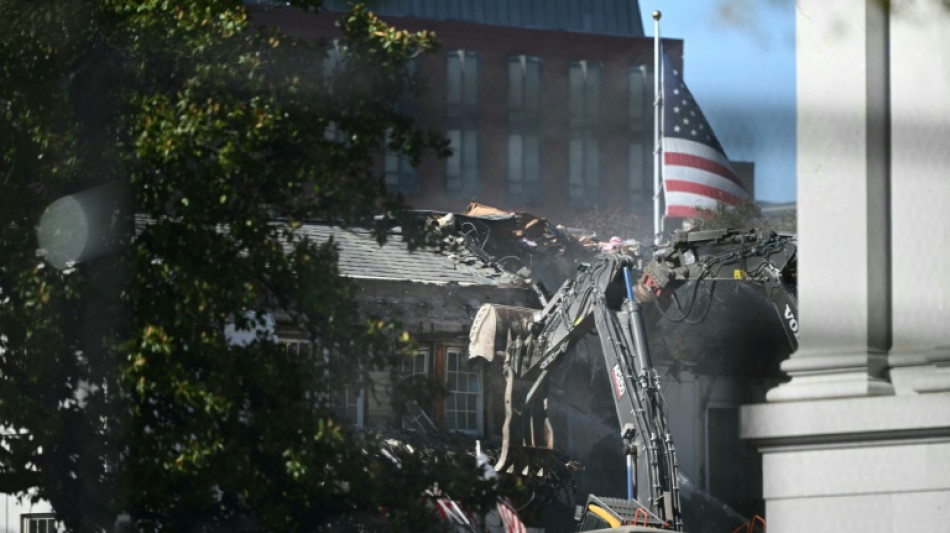 La Casa Blanca despide al comité que supervisaba planes de la construcción de Trump en Washington