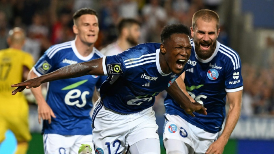 Ligue 1: battu d'entr&eacute;e &agrave; Strasbourg, Lyon tremble d&eacute;j&agrave;